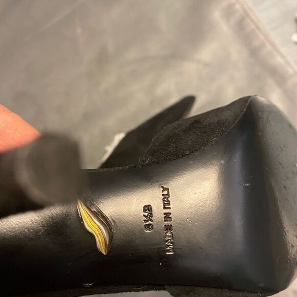 Diane Von furstenberg black suede heels, size 8,5 - Picture 8 of 10